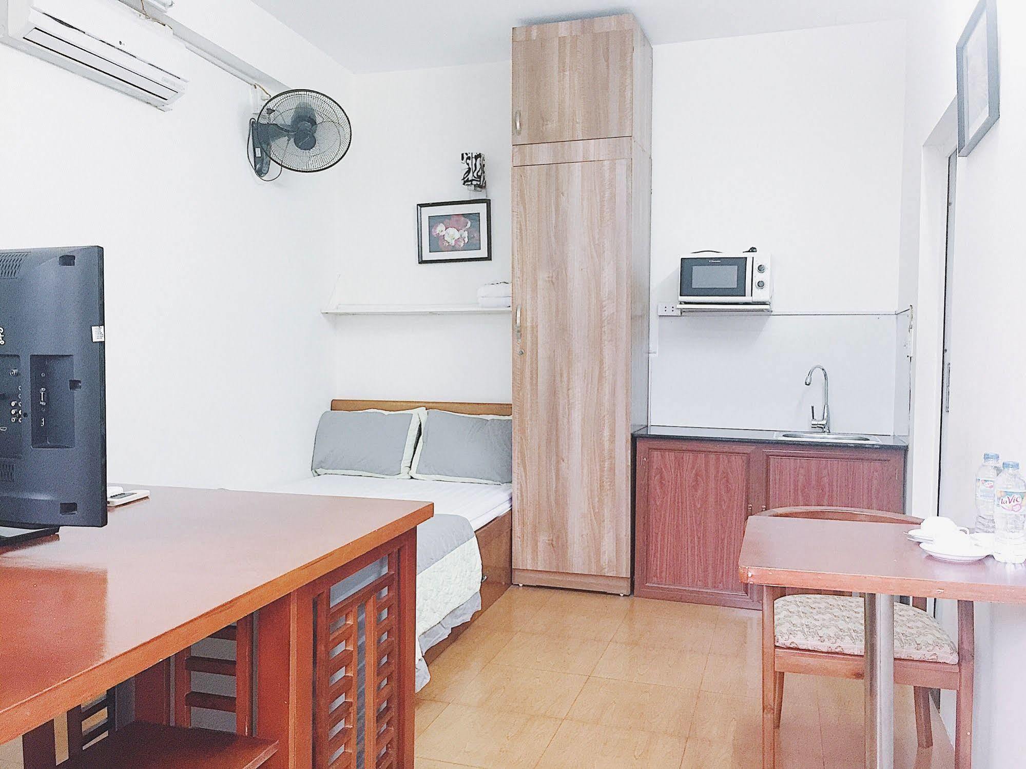 V-Studio Apartment 2 Hanoi Buitenkant foto