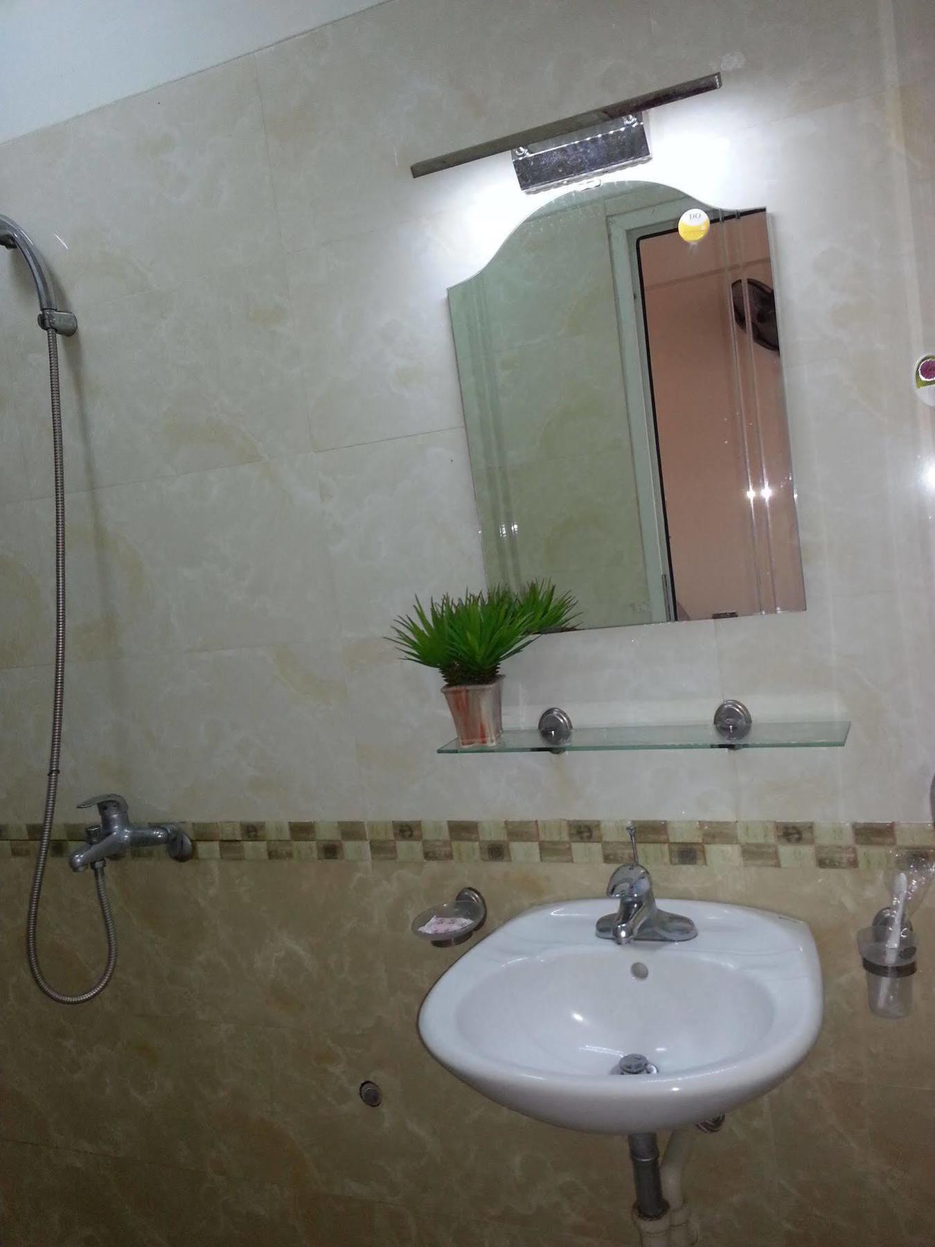 V-Studio Apartment 2 Hanoi Buitenkant foto